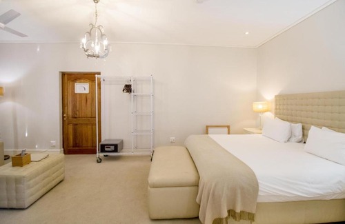 Hermanus City-Centre Hotel | Harbour House Hotel - Ideal for Family Adventures & Pets