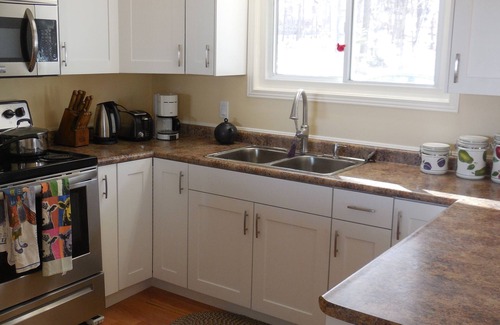Penetanguishene House | Experience Harbour House with Lake Views in Penetanguishene