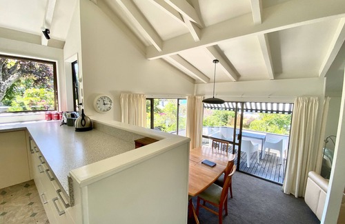Britannia Heights House | Harbour Lights - Waterfront Escape with Ocean Views & Spa