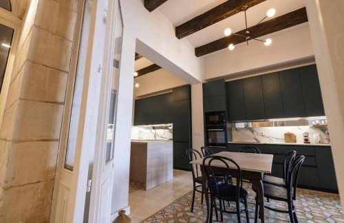 Birgu Apartment | Harbour Mansion: Family-Friendly Retreat with 4-Star Comfort