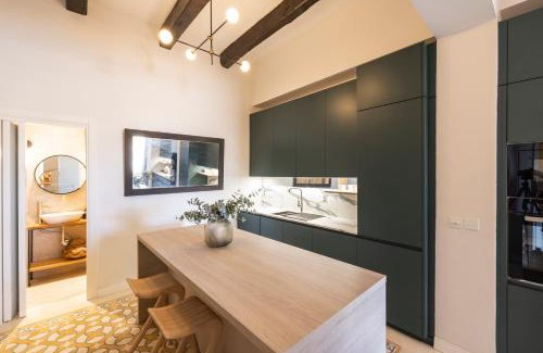 Birgu Apartment | Harbour Mansion: Family-Friendly Retreat with 4-Star Comfort