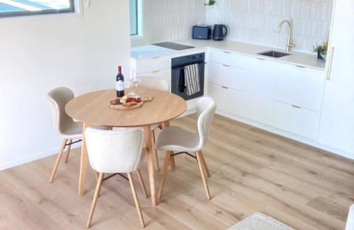 Clarks Beach Apartment | Ultimate Harbour View Apartment in Auckland, New Zealand