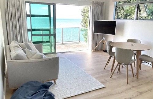 Clarks Beach Apartment | Ultimate Harbour View Apartment in Auckland, New Zealand