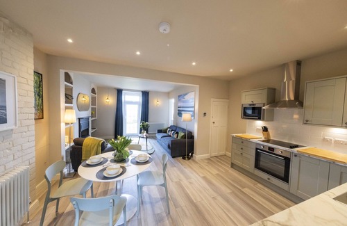 Watchet Cottage | Harbour View Cottage: Family Retreat with Spectacular Ocean Views