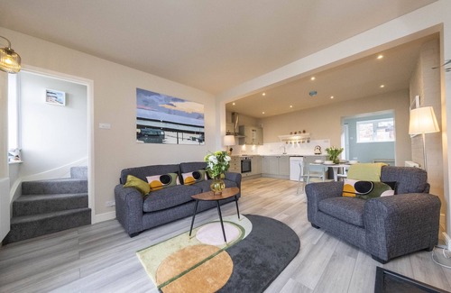 Watchet Cottage | Harbour View Cottage: Family Retreat with Spectacular Ocean Views