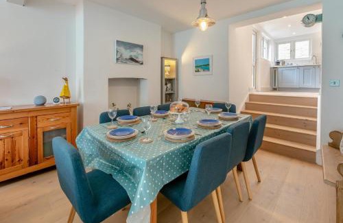 Fowey House | Experience Comfort at Harbour View House - Child Friendly Stay