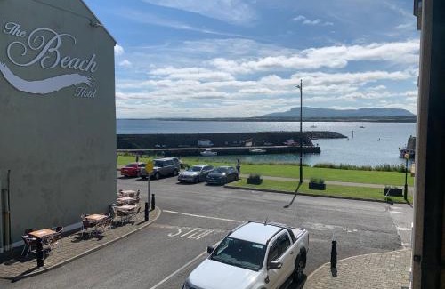 Kilkilloge Apartment | Family-Friendly Harbour View in Mullaghmore, Sligo - 9/10 Rated