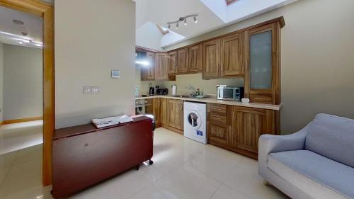 Kilkilloge Apartment | Family-Friendly Harbour View in Mullaghmore, Sligo - 9/10 Rated