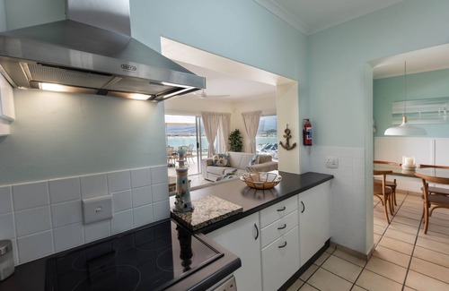 Mountainside Apartment | Harbour Views: Breathtaking Ocean Vistas Await You