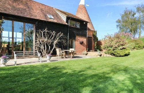 St Michaels House | Discover Harbourne Oast: Family-Friendly 4-Star Retreat