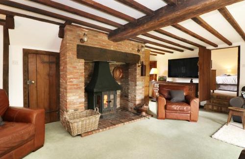 St Michaels House | Discover Harbourne Oast: Family-Friendly 4-Star Retreat