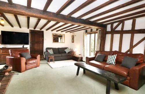 St Michaels House | Discover Harbourne Oast: Family-Friendly 4-Star Retreat