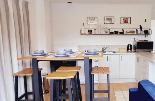 Coromandel Apartment | Harbourside 29B: Family-Friendly Stay with Boat Parking