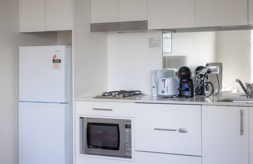 McMahons Point Apartment | Harbourside 81: Studio with Iconic Views & Pool Access