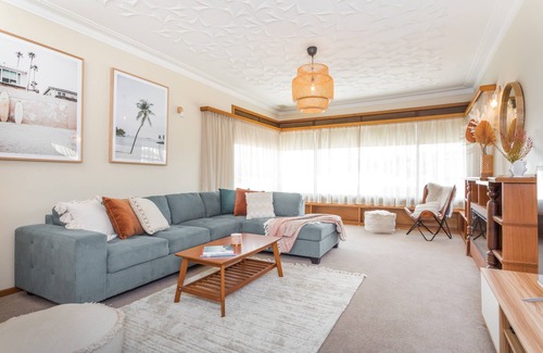 Albany House | Harbourview House: Coastal Chic Retreat in Albany's CBD