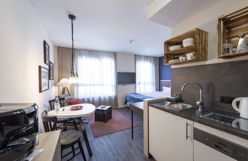 West Apartment | Pet-Friendly HARBR. Boardinghouse with Amazing Amenities