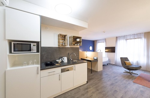 West Apartment | Pet-Friendly HARBR. Boardinghouse with Amazing Amenities