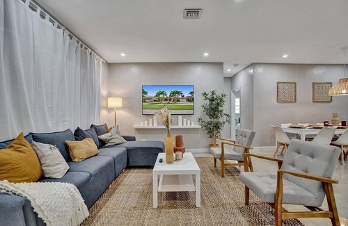 Ives Estates House | Ideal Stay Near Hard Rock Stadium with Game Room Access