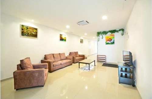 Mersing House | Experience Hard Rock VIP Guest House - 4-Star Family Escape