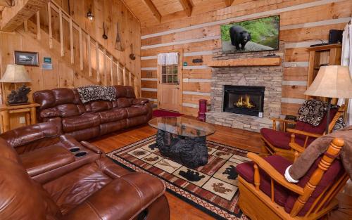 Sevierville Villa | Unforgettable Stays at Hard to Leave with Pool & Hot Tub