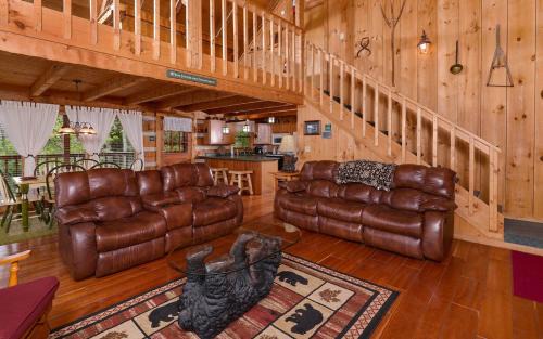 Sevierville Villa | Unforgettable Stays at Hard to Leave with Pool & Hot Tub