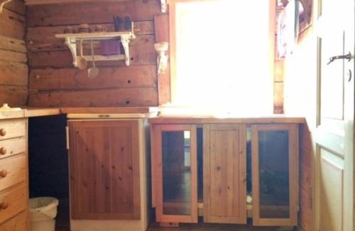 Kvam Ski Chalet | Pet-Friendly Getaway at Hardanger Feriesenter Sjusete
