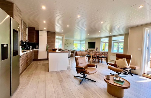 Oystese House | Elegant Hardangerfjord Hideaway with Ocean View & Spa