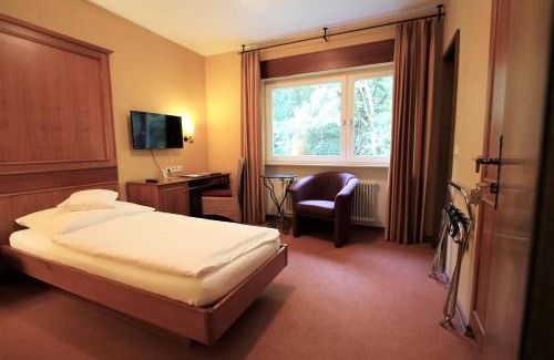 Bad Homburg v.d. Hoehe Hotel | Discover Hardtwald Hotel: Pet-Friendly & Family-Oriented Stay