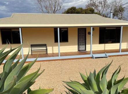 Minlacowie House | Hardwicke Hideaway: Pet and Child-Friendly Retreat
