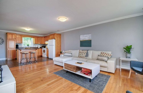 Pointe-du-Chene House | Family-Friendly Hardys Beach House with Pet Amenities