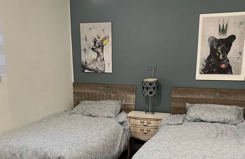 Pointe-du-Chene Cottage | Relax at Hardy’s Parlee Beach Cottage with Spa & Hot Tub