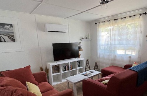 Pointe-du-Chene Cottage | Relax at Hardy’s Parlee Beach Cottage with Spa & Hot Tub
