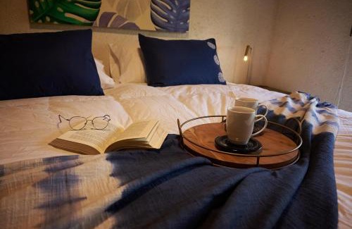 Hanga Roa House | Hare Paoa Lodge: Pet-Friendly Retreat with Hot Tub Bliss