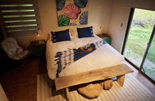 Hanga Roa House | Hare Paoa Lodge: Pet-Friendly Retreat with Hot Tub Bliss