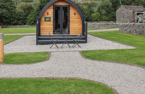Hawkswick Cottage | HARE'S HOLLOW, romantic, with a garden in Kettlewell