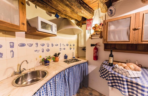 Labrugeira Cottage | Discover Hare's Mill - Traditional Windmill with Spa & Pet-Friendly Stays