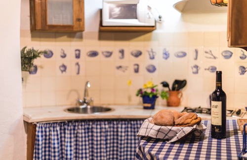 Labrugeira Cottage | Discover Hare's Mill - Traditional Windmill with Spa & Pet-Friendly Stays