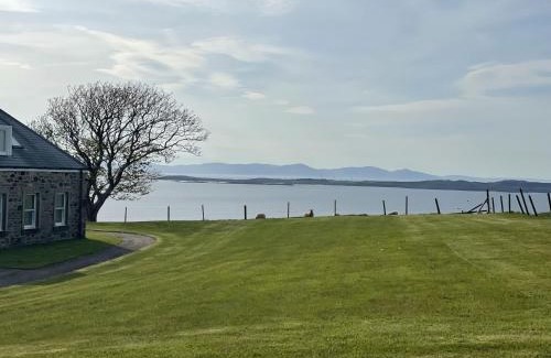 Gigha House | Family-Friendly Retreat at Harebell Cottage - Book Your Stay!