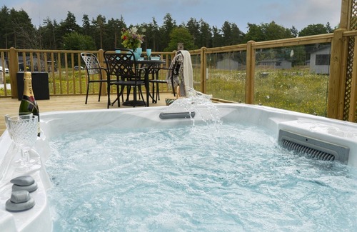 Ryther Apartment | Hares Leap Lodge with Hot Tub – Rated 10/10 by Guests