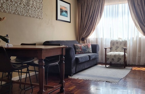 Nahoon Bed & Breakfast | Exceptional Harewood Lodge: Family-Friendly with Breakfast