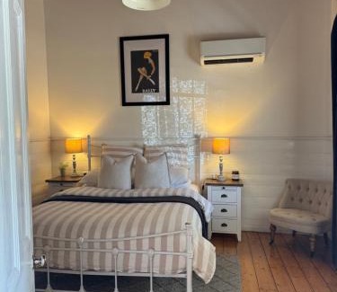 Bendigo House | Pet-Friendly Hargreaves Cottage Near CBD - 9.4/10 Rated