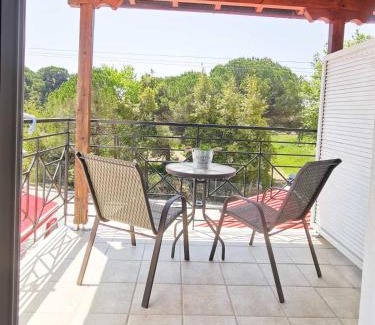 Koukounaries Apartment | Comfortable Haris Apartments with Breakfast & Family-Friendly Amenities