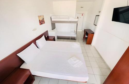 Haniotis Hotel | Discover Haris Hotel: Oceanfront Retreat with Pool & Spa