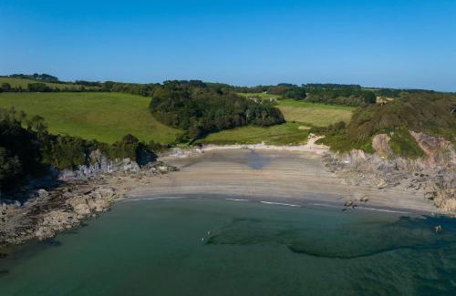Burgh Island House | Discover Harlequin House: Family & Pet-Friendly Retreat