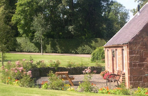 Melrose Cottage | Experience Harleyburn Cottages: 4-Star Comfort & Breakfast