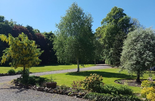 Melrose Cottage | Experience Harleyburn Cottages: 4-Star Comfort & Breakfast
