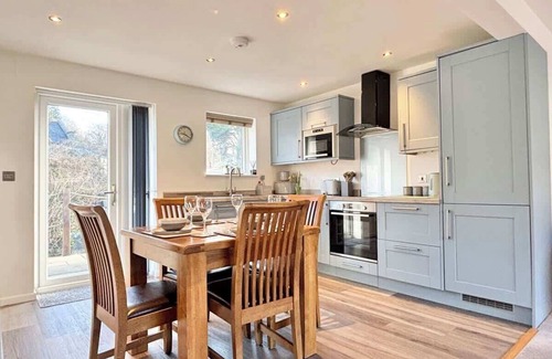 Mousehole House | Harlowe~Mousehole Hideaway~two bed with parking