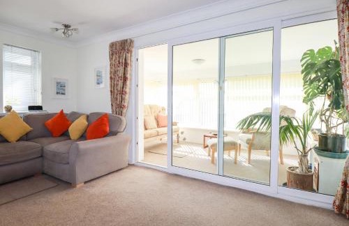 Mevagissey House | Discover Harlyn: Guest Rated 9.7 & Pet-Friendly Retreat