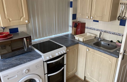 Chapeltown Apartment | Cozy Harman Suites: Enjoy Breakfast & Family-Friendly Stays
