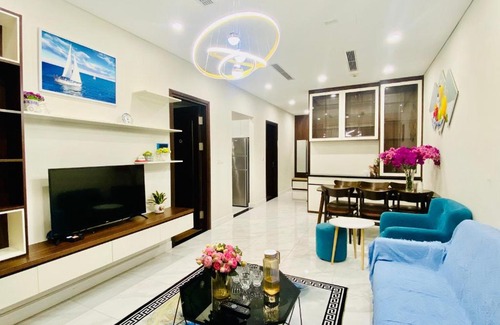 Tay Ho Apartment | Pet-Friendly Harmony: 2Br View at Hồ Tây, Rated 9/10